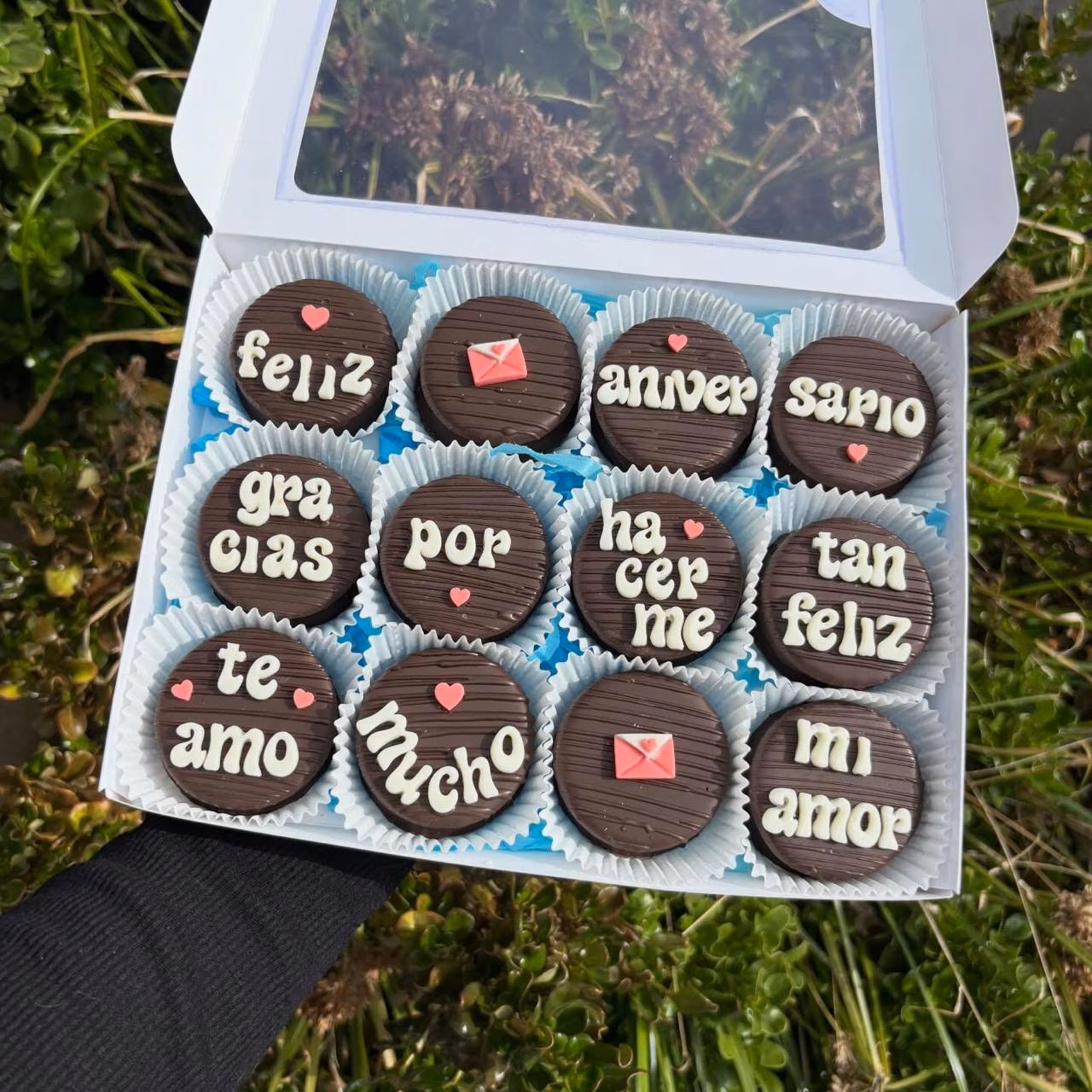 Caja de 12 alfajores personalizados