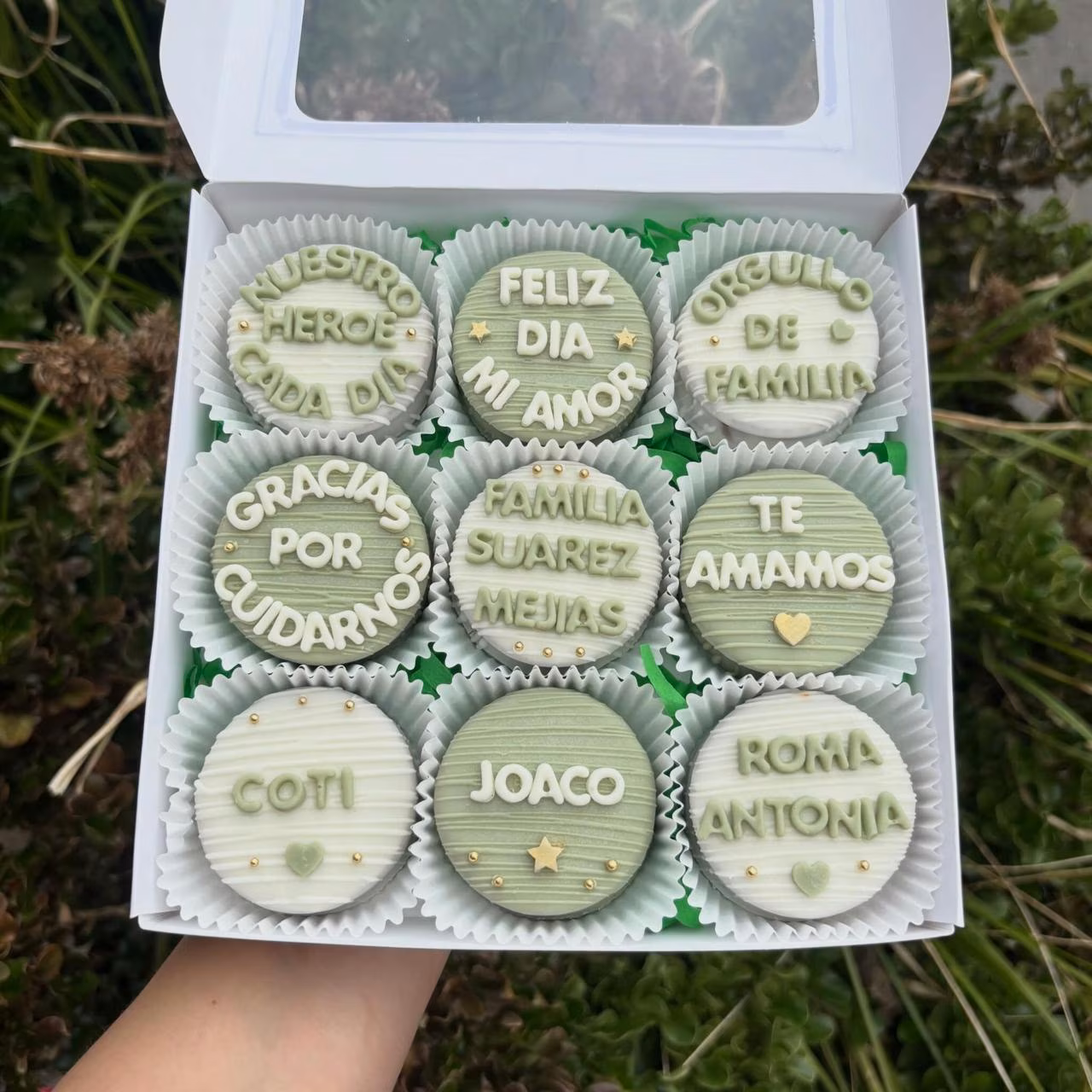 Caja de 9 alfajores personalizados